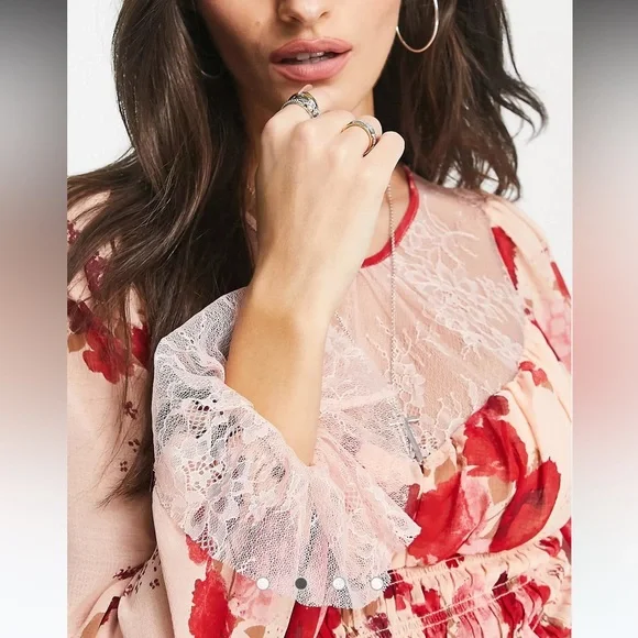 NEW✨🛍️ Free People Daphne Abstract Floral Blouse with Ruching in Pink - Picture 7 of 9